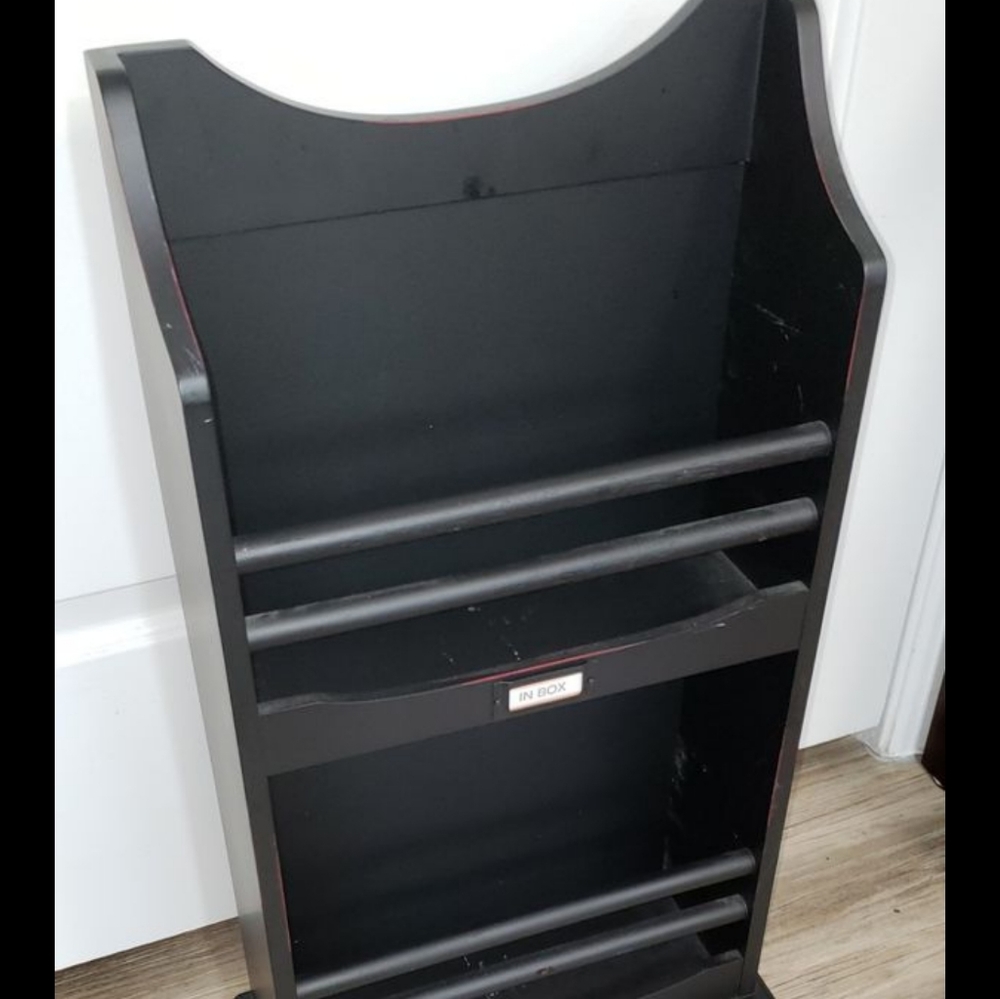 Cool black file holder